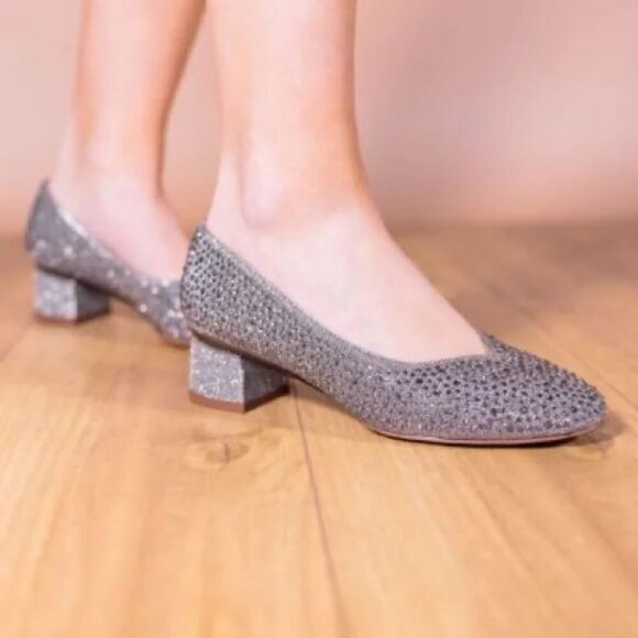 NEW J. Renee Bielle Rhinestone Embellished Pumps Shoes in Pewter Sz. 5 - Picture 1 of 4